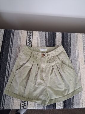 Olive High-Waist Pleated Women's Shorts